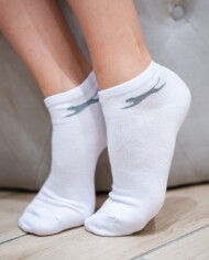AV948 white